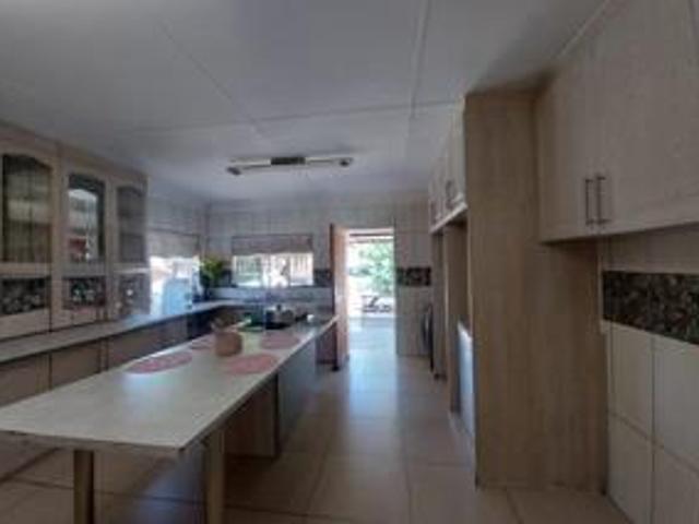 3 Bedroom House in Roodepan