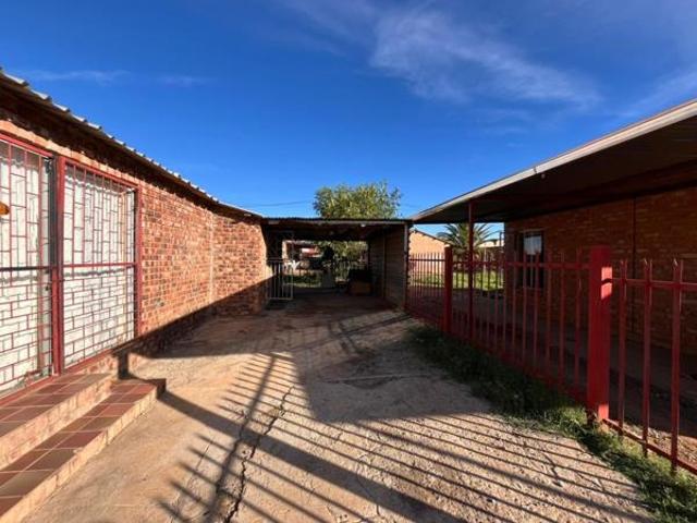 3 Bedroom House in Roodepan