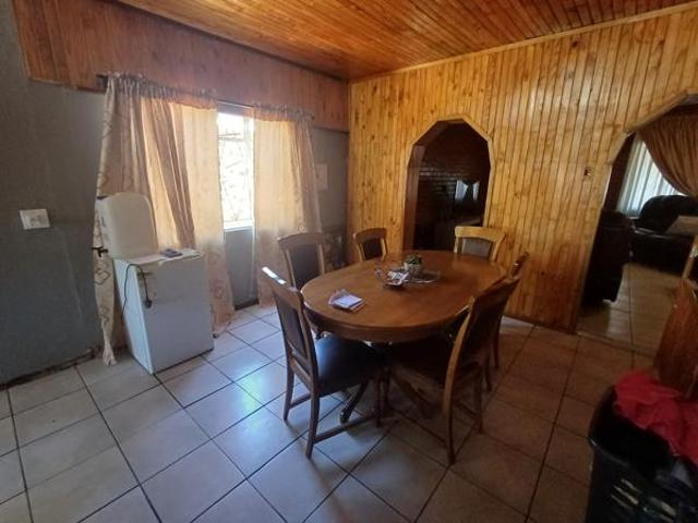 3 Bedroom House in Roodepan