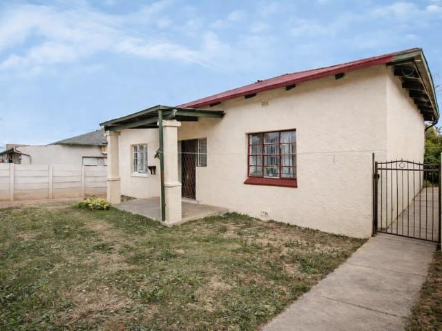 3 Bedroom House in Roodepoort North