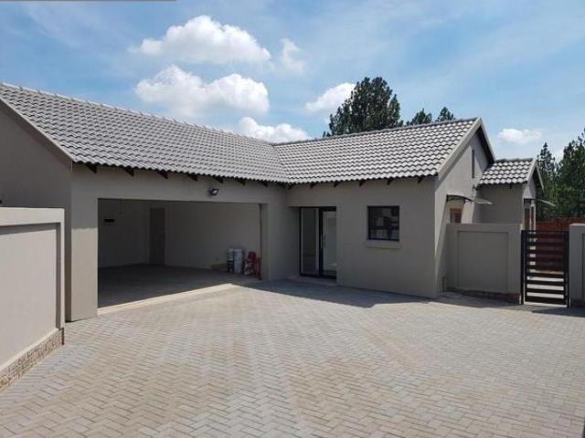 3 Bedroom House in Roodeplaat