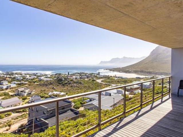 3 Bedroom House in Rooi Els
