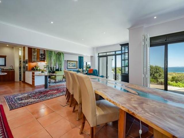 3 Bedroom House in Rooi Els