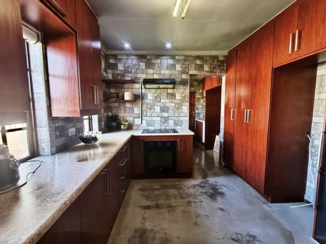 3 Bedroom House in Rooihuiskraal