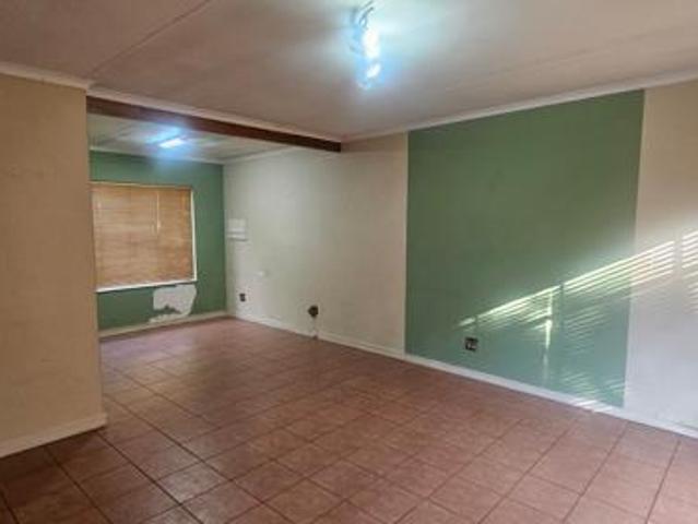 3 Bedroom House in Rooihuiskraal