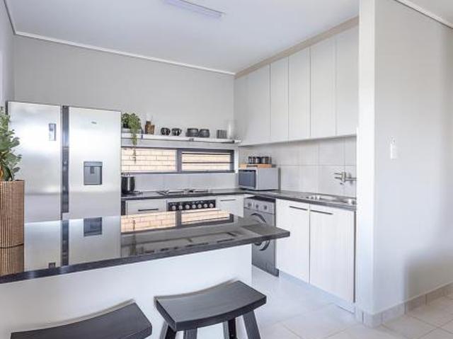 3 Bedroom House in Rooihuiskraal North