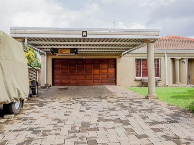 3 Bedroom House in Rooihuiskraal North