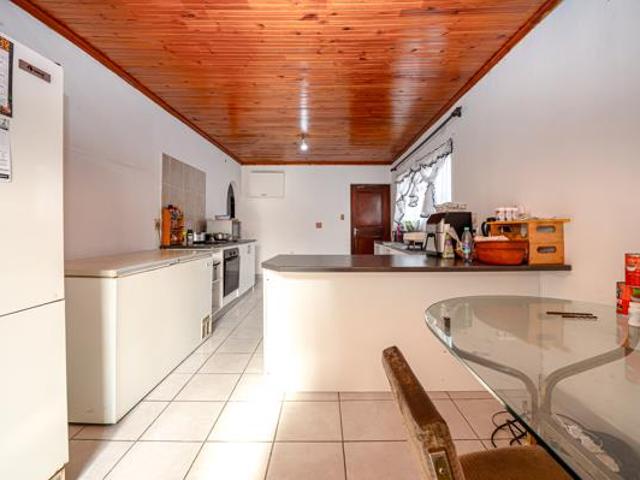3 Bedroom House in Rosedale