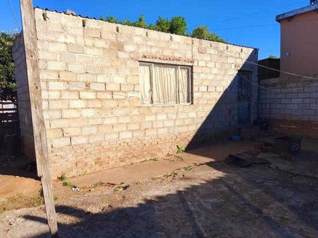 3 Bedroom House in Rosedale