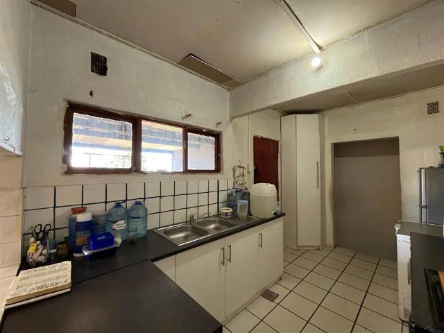 3 Bedroom House in Rosedale