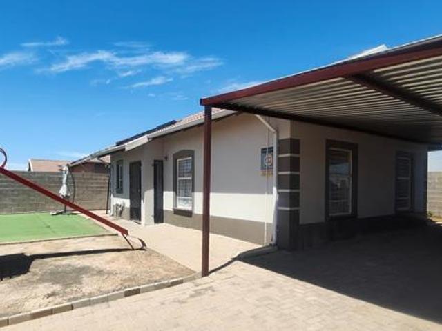 3 Bedroom House in Raceway