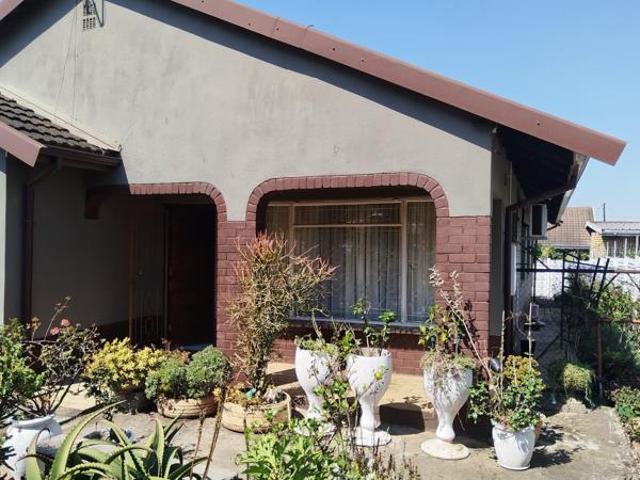3 Bedroom House in Raisethorpe
