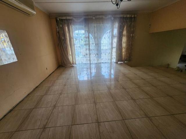 3 Bedroom House in Raisethorpe