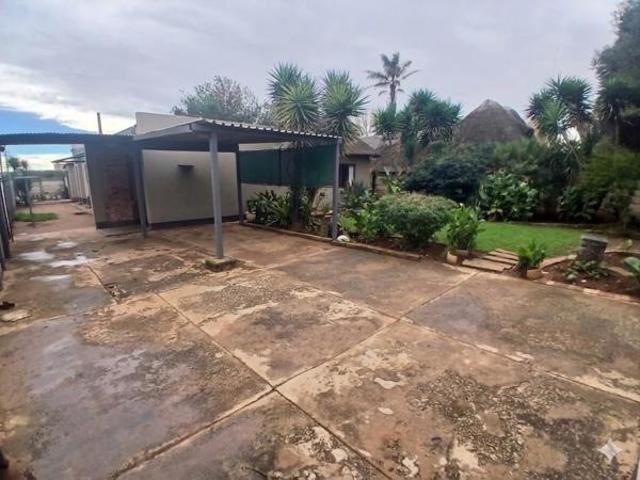 3 Bedroom House in Randlespark