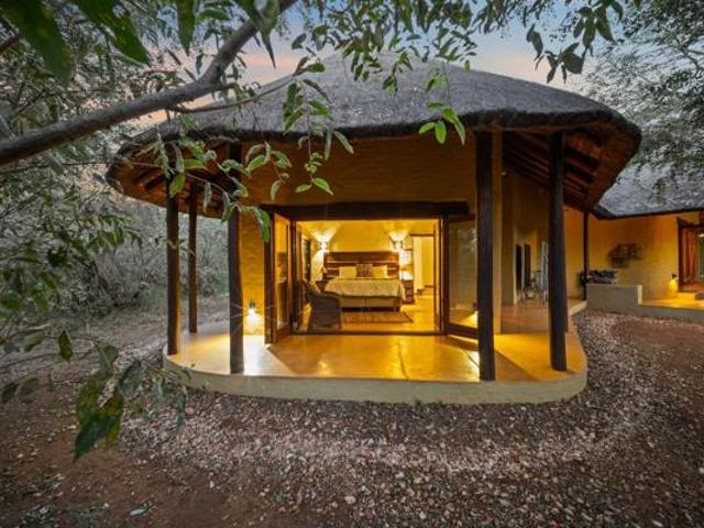 3 Bedroom House in Raptors View Wildlife Estate