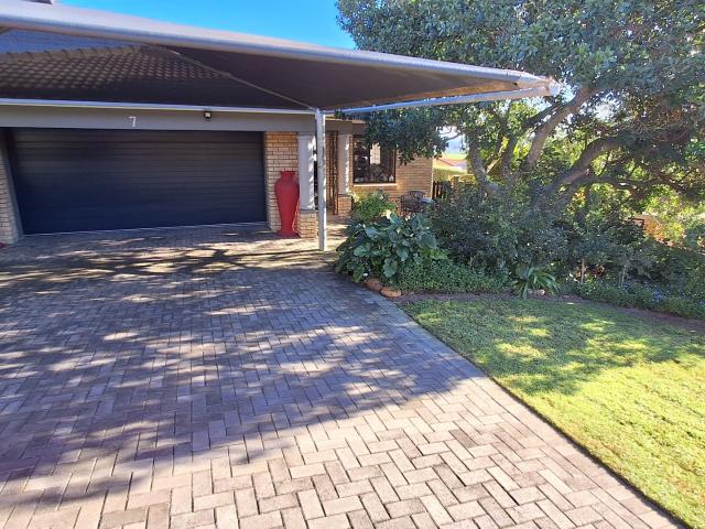 3 Bedroom House in Reebok