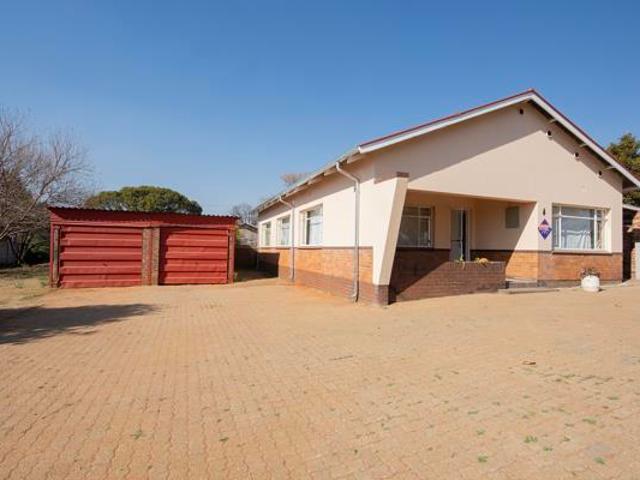 3 Bedroom House in Rensburg