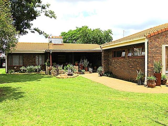 3 Bedroom House in Riamar Park