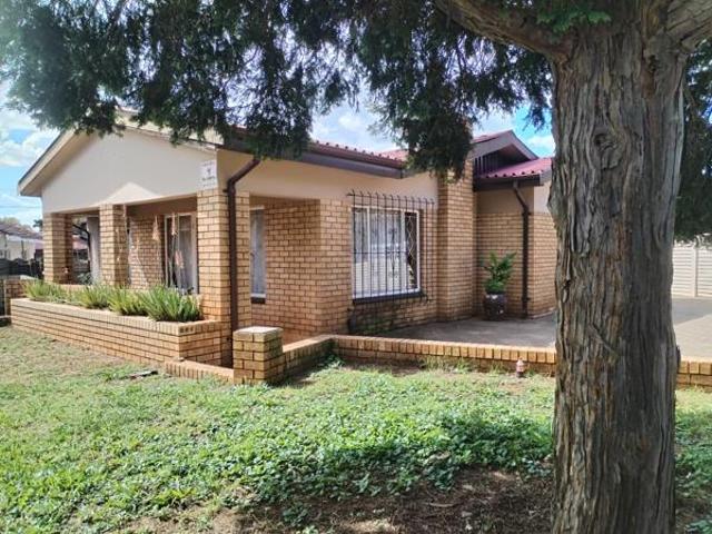 3 Bedroom House in Richview