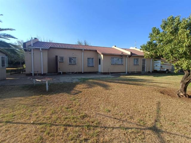 3 Bedroom House in Riebeeckstad
