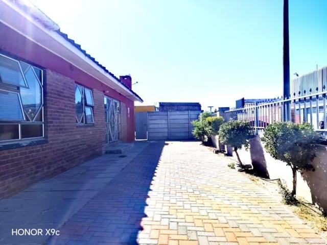 3 Bedroom House in Russels Rest