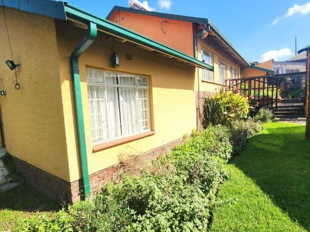 3 Bedroom House in Woodmere