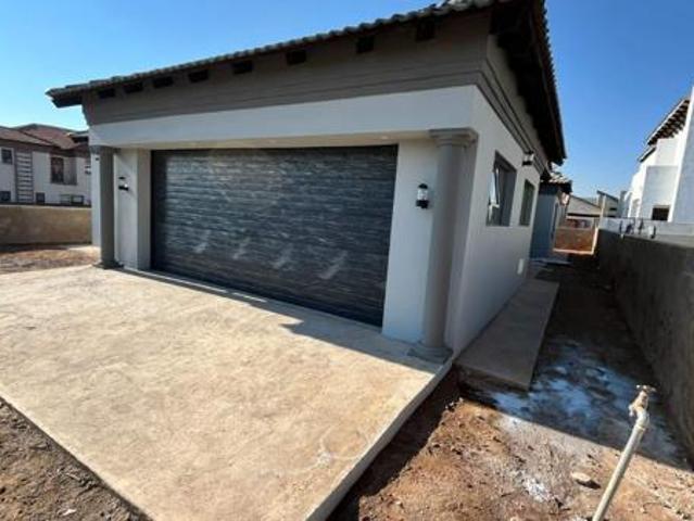 3 Bedroom House in Woodhill Estate