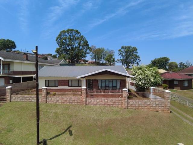 3 Bedroom House in Woodlands