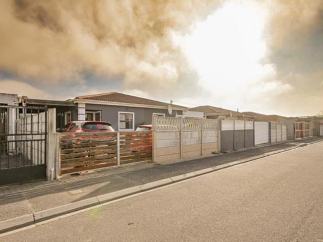 3 Bedroom House in Woodlands