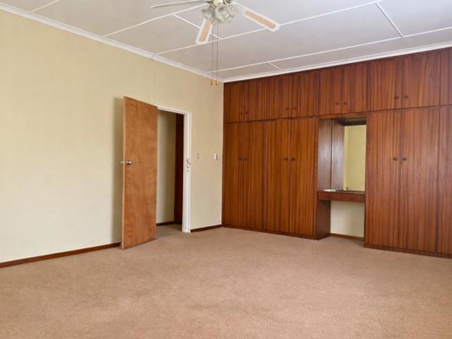 3 Bedroom House in Worcester West