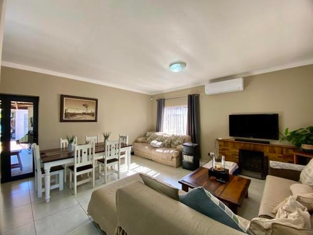 3 Bedroom House in Worcester West