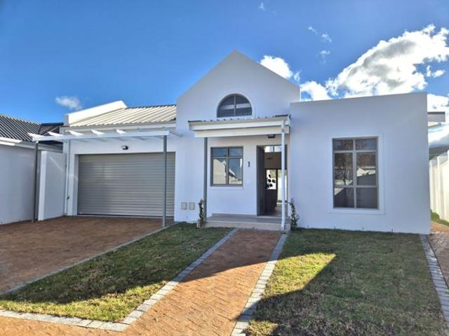 3 Bedroom House in Worcester West