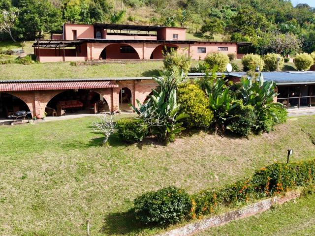 3 Bedroom House in Waterfall