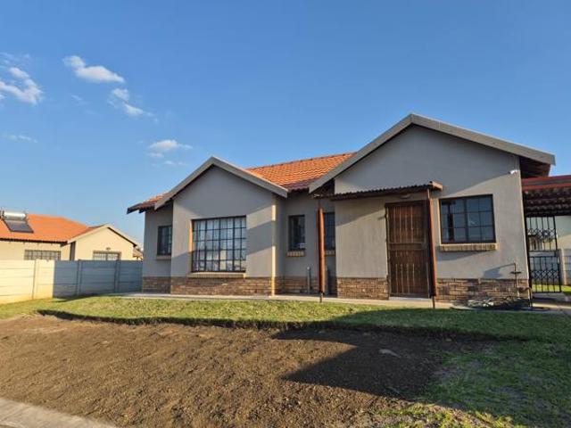 3 Bedroom House in Waterkloof