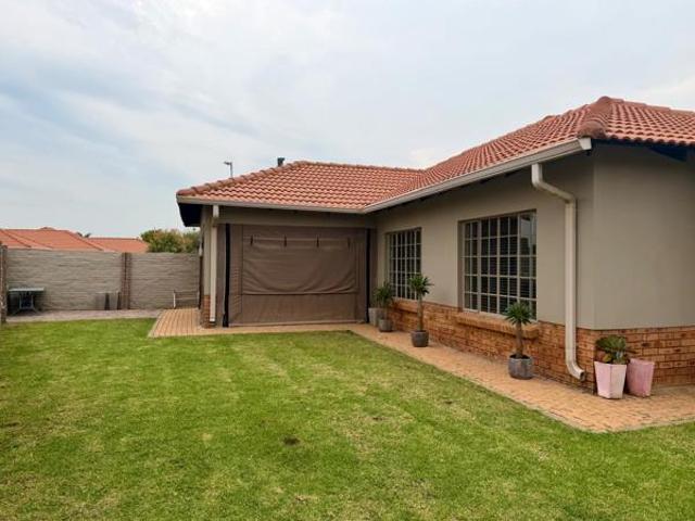 3 Bedroom House in Waterkloof