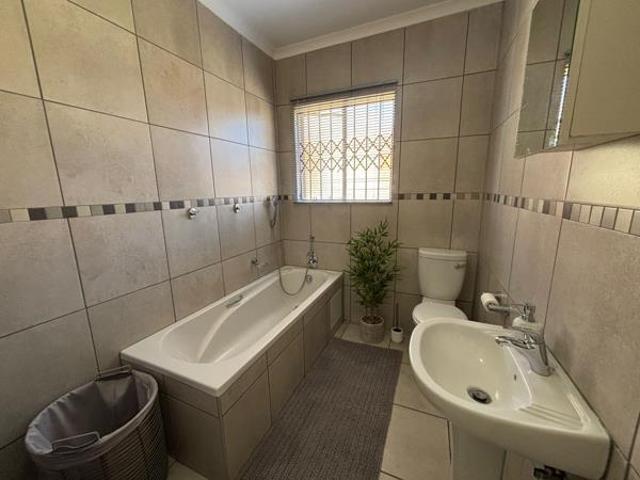 3 Bedroom House in Waterkloof