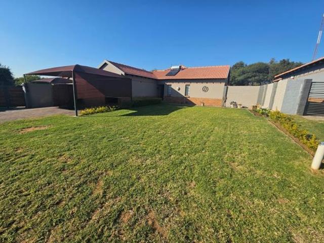 3 Bedroom House in Waterkloof East
