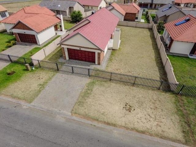 3 Bedroom House in Waterkloof East