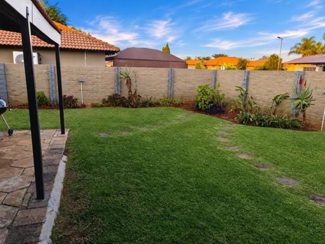 3 Bedroom House in Waterkloof East