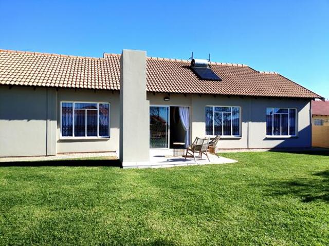3 Bedroom House in Waterkloof East