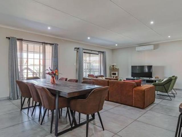 3 Bedroom House in Waterkloof East