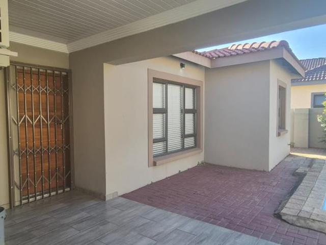 3 Bedroom House in Waterkloof East