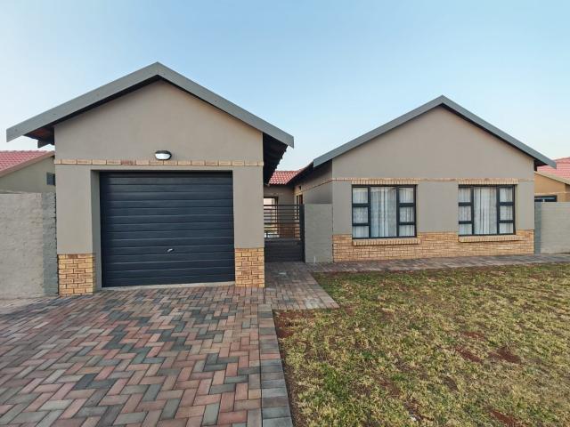 3 Bedroom House in Waterkloof East