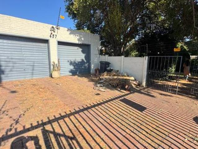 3 Bedroom House in Waterkloof Glen