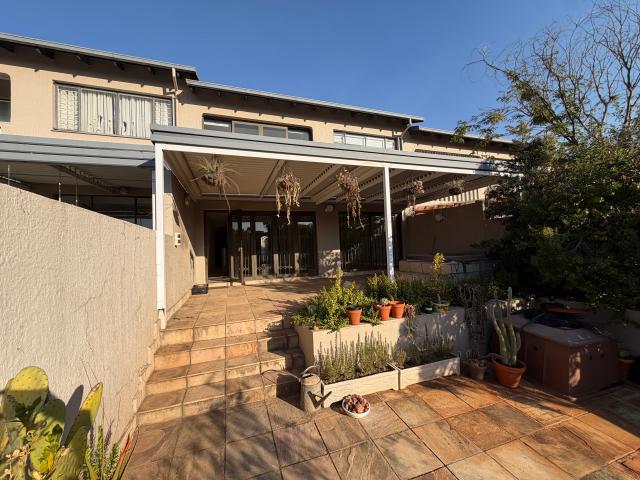 3 Bedroom House in Waterkloof Heights