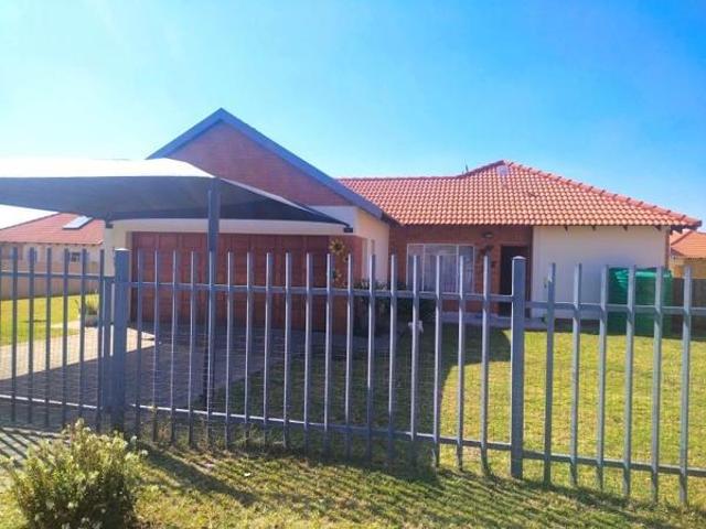 3 Bedroom House in Waterkloof Hill Estate