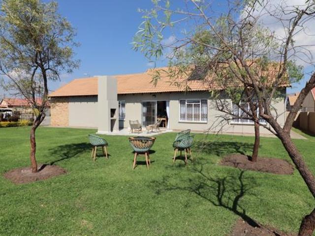 3 Bedroom House in Waterkloof Hill Estate