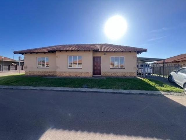 3 Bedroom House in Waterkloof Hill Estate