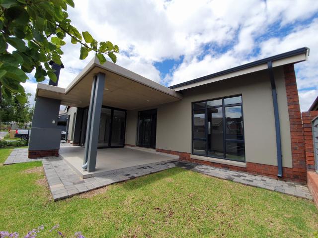3 Bedroom House in Waterkloof Ridge