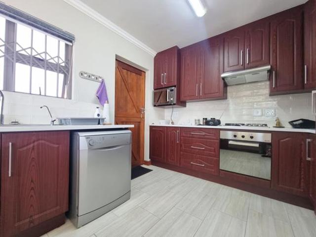 3 Bedroom House in Wavecrest